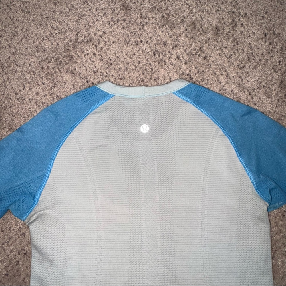 Women’s Lululemon Swiftly Tech Long Sleeve Aquamarine Beach Blue Sz
4 - Picture 10 of 10